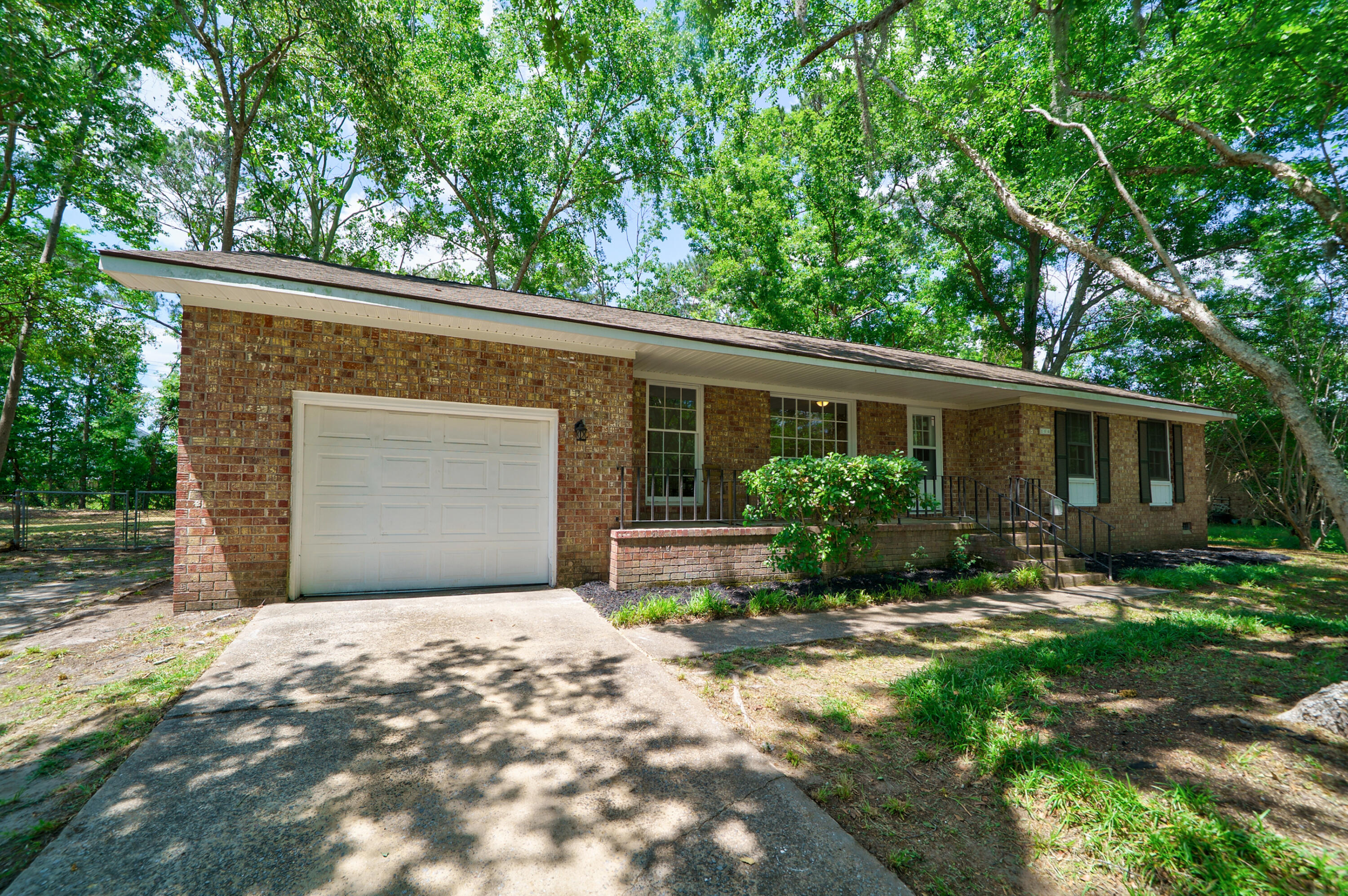 106 Kent Circle Ladson, SC 29456 - Photo 3 of 31 35