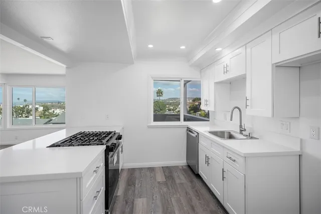 $2,400,000 | 221 Avenida De La Grulla, San Clemente, CA 92672