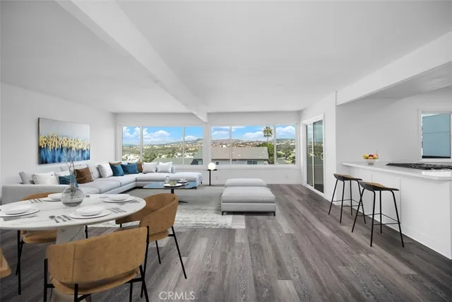 $2,400,000 | 221 Avenida De La Grulla, San Clemente, CA 92672