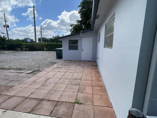 $749,900 | 840 Northwest 33rd Street, Oakland Park, FL 33309