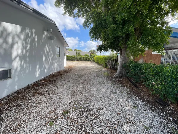 $749,900 | 840 Northwest 33rd Street, Oakland Park, FL 33309