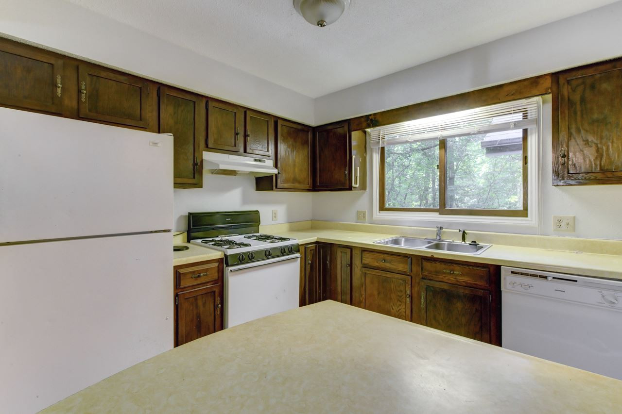 4520 Kaplan Drive Raleigh, NC 27606 - Photo 7 of 25 Kitchen