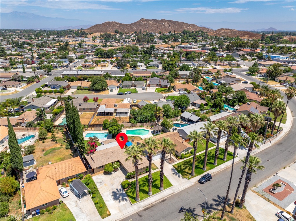 10409 Pendleton Street Riverside, CA 92505 - Photo 34 of 35 an aerial view of multiple house