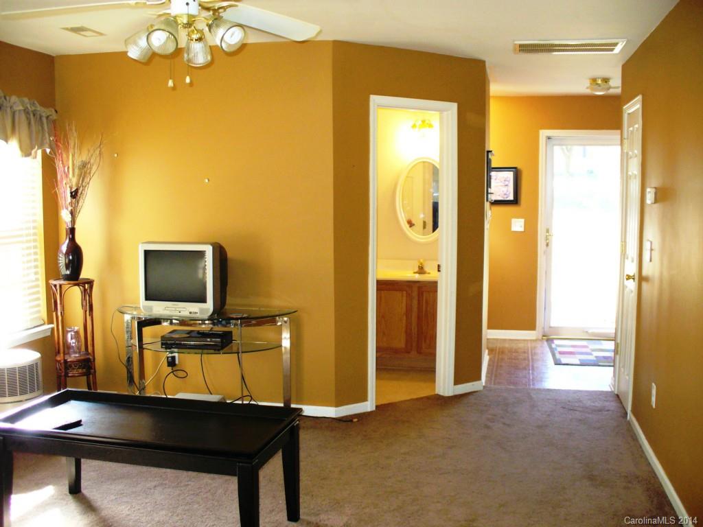 3067 Starnes Road Charlotte, NC 28214 - Photo 9 of 24