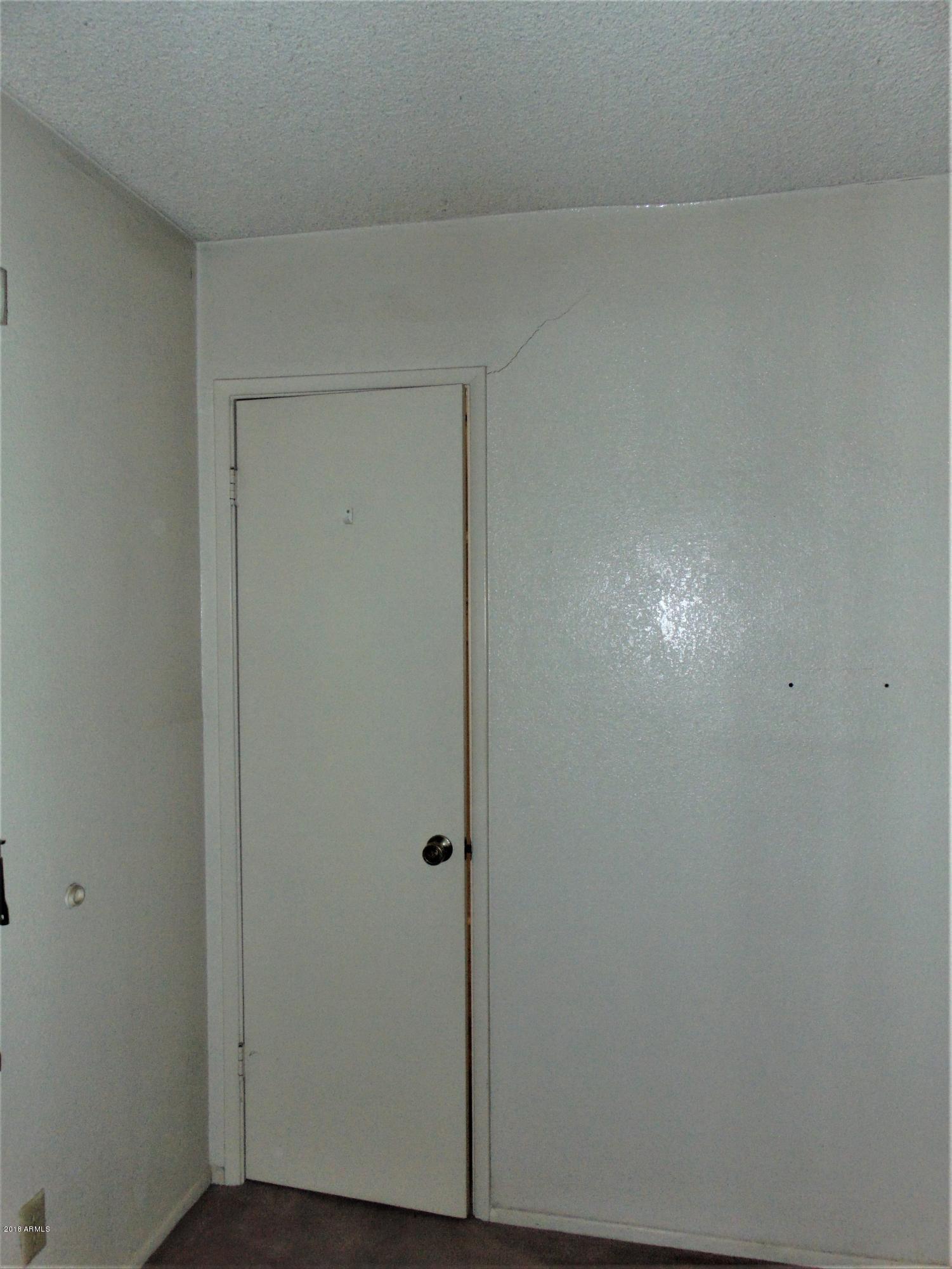 7732 West Cheery Lynn Road Phoenix, AZ 85033 - Photo 38 of 54 7732 W Cheery Lynn Rd (34)