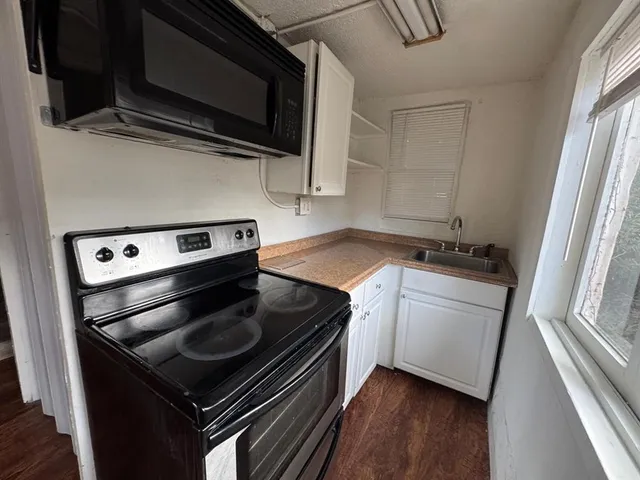 $800 | 728 Columbia Street, Orlando, FL 32805