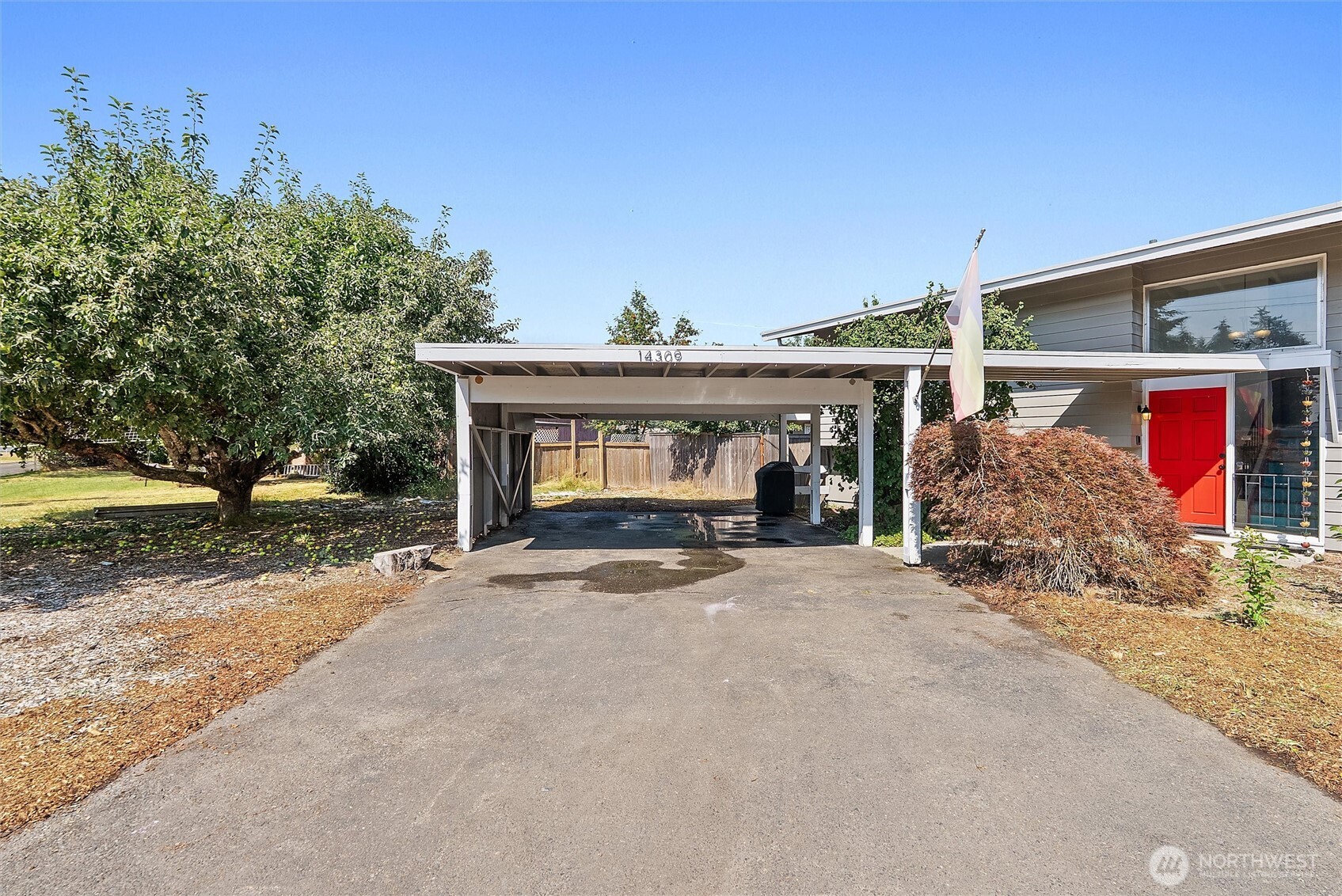 14309 Golden Given Road East Tacoma, WA 98445 - Photo 2 of 38