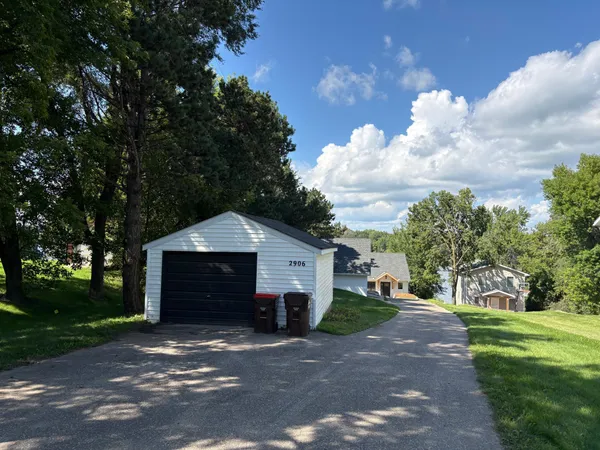 $825,000 | 2906 Donnelly Drive Northwest, Buffalo, MN 55313