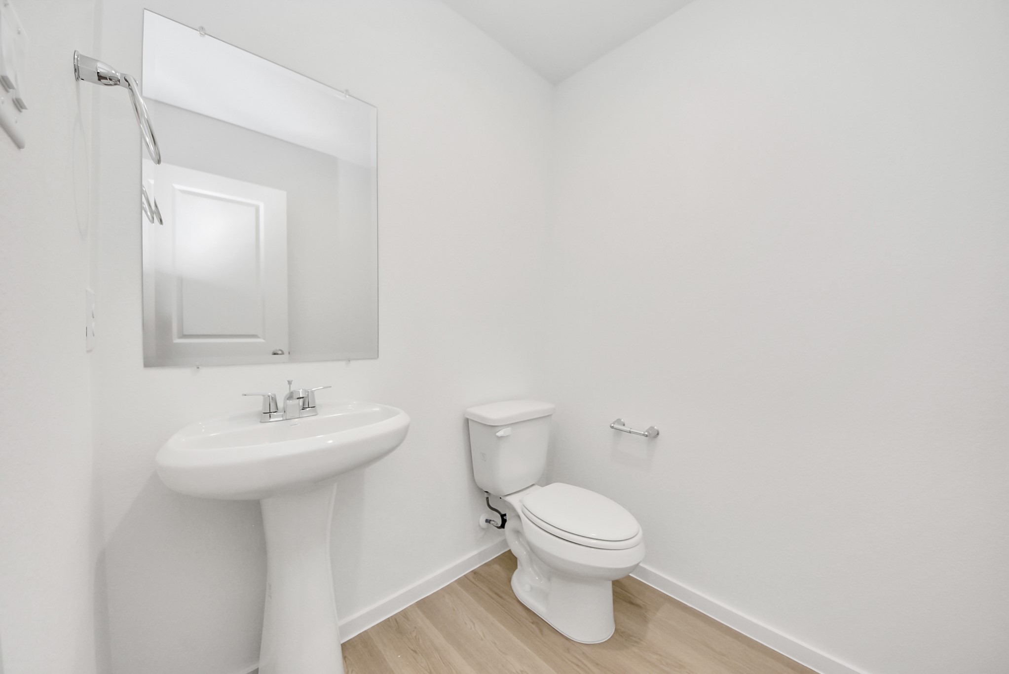 7706 Smooth Vly Court Rosharon, TX 77583 - Photo 8 of 43 Half Bath