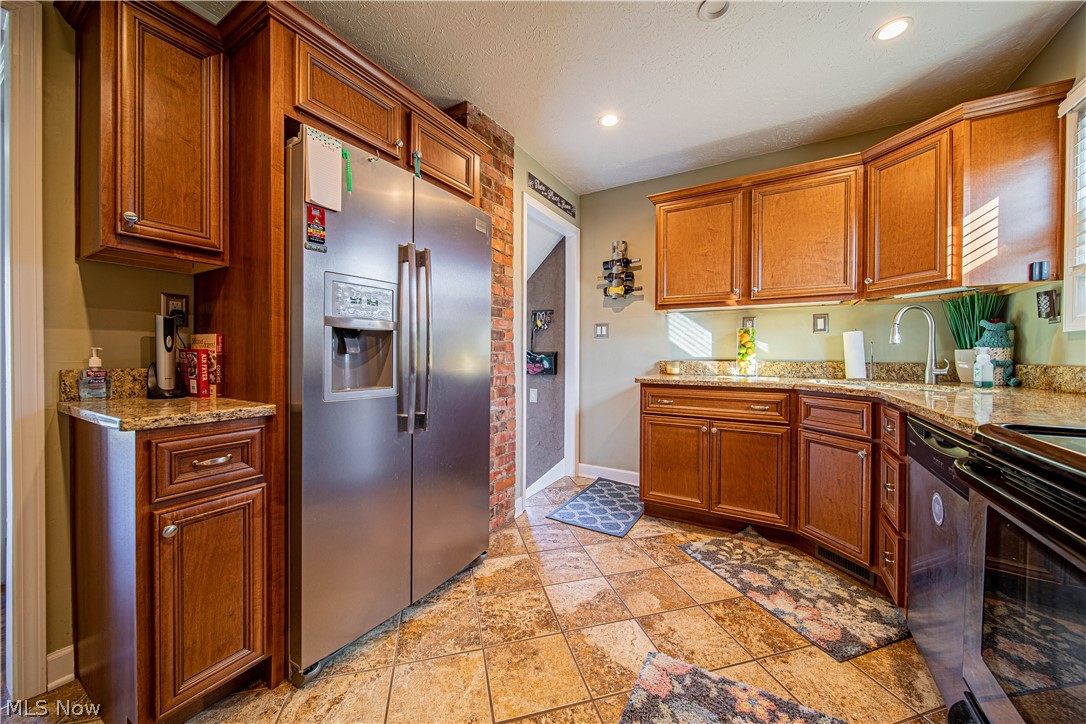 1697 Mapledale Road Wickliffe, OH 44092 - Photo 8 of 34 Gallery Image 8