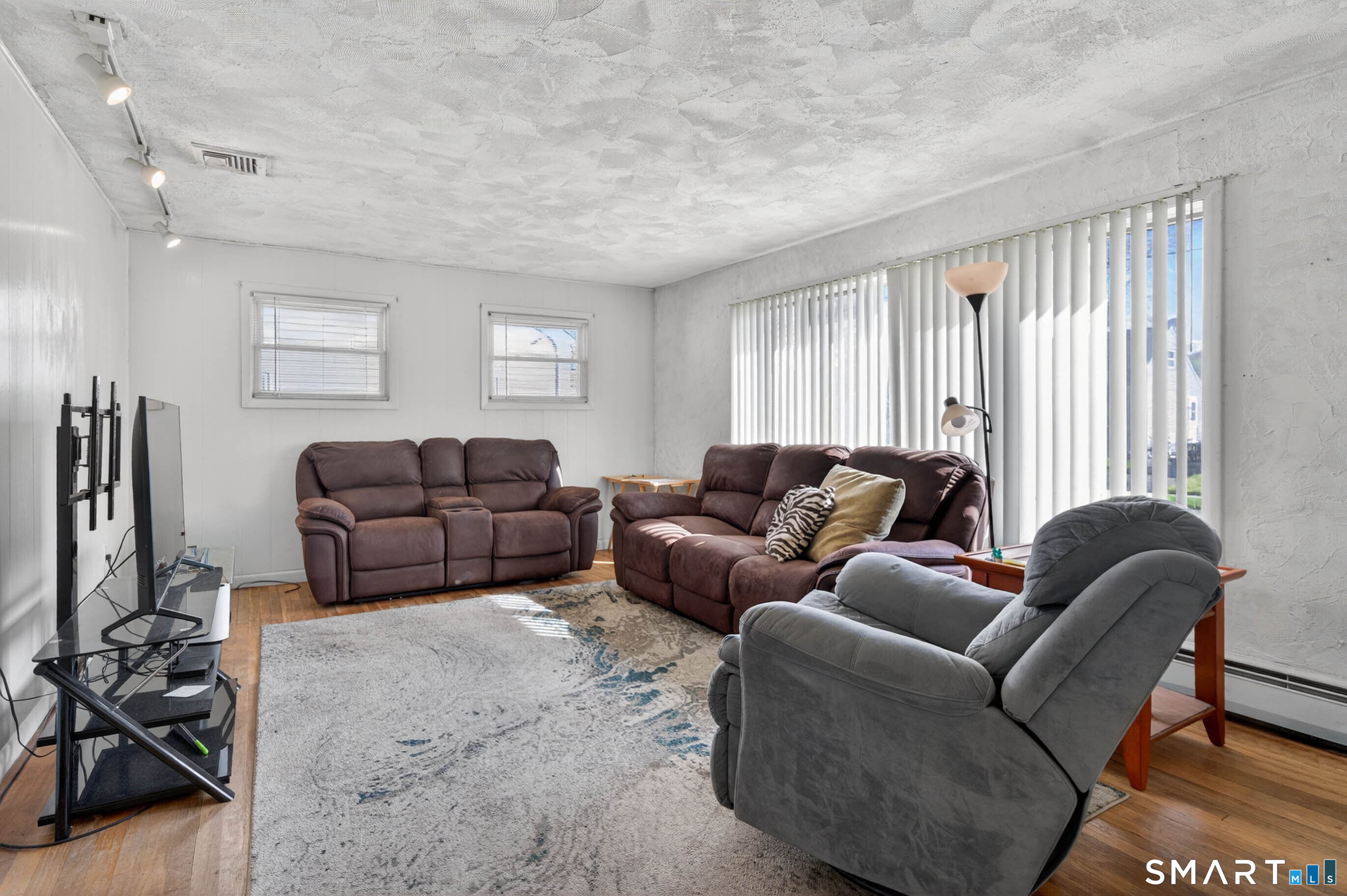 30 Grafton Road Hamden, CT 06517 - Photo 3 of 18
