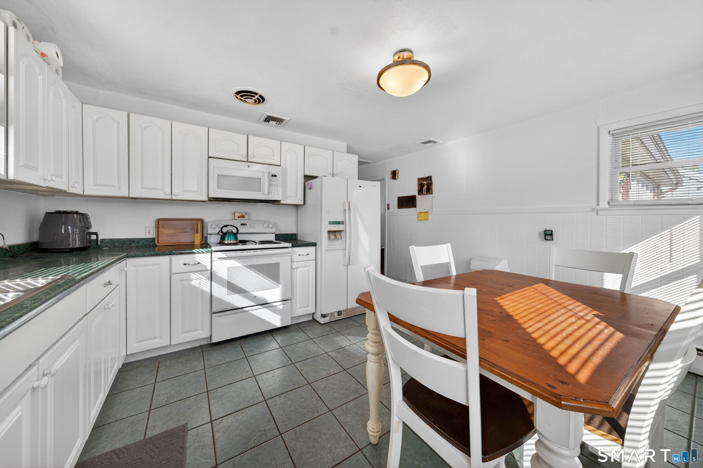 30 Grafton Road Hamden, CT 06517 - Photo 7 of 18
