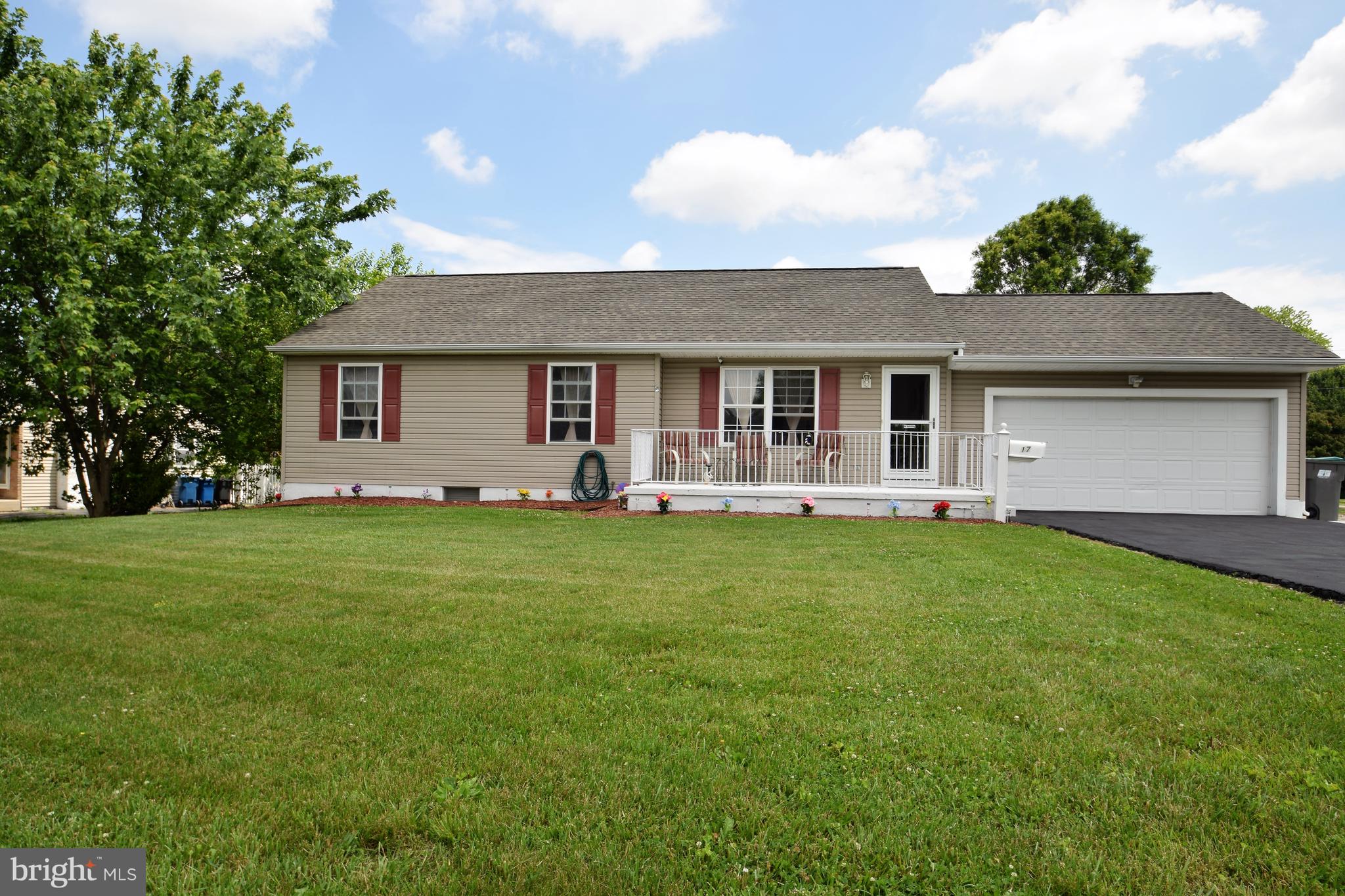 17 Croyden Road Newark, DE 19702 - Photo 1 of 30 Street view