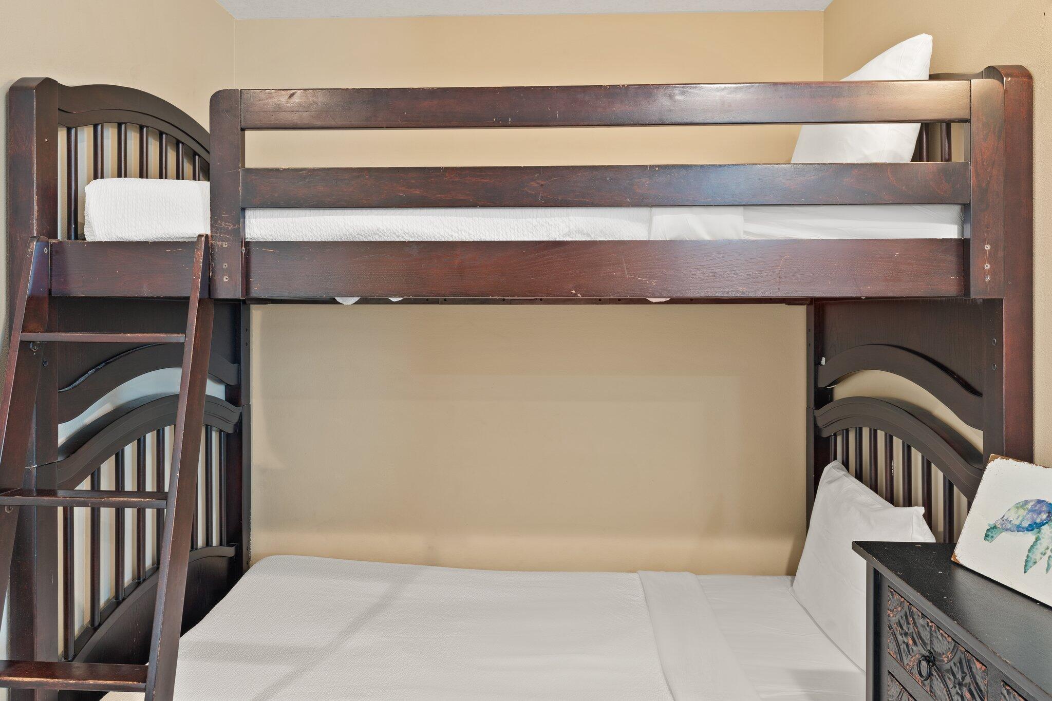 11800 Front Beach Road, Unit 1301 Panama City Beach, FL 32407 - Photo 31 of 41 Hallway Bunks
