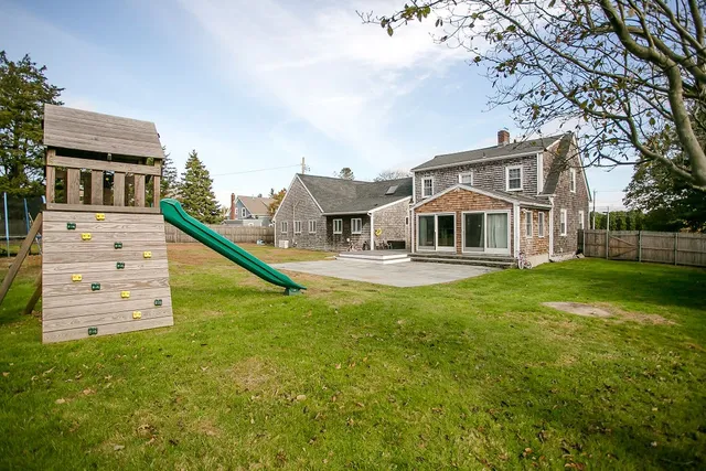 $824,900 | 1994 East Main Road, Portsmouth, RI 02871