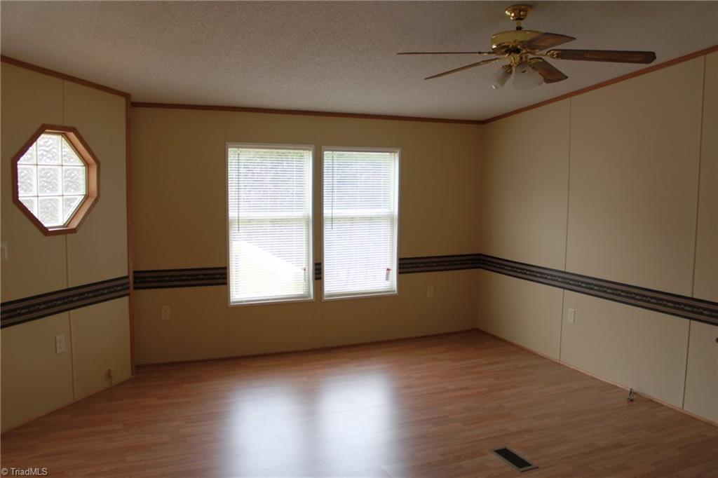 1235 Murray Road Elkin, NC 28621 - Photo 9 of 15 Gallery Image 9