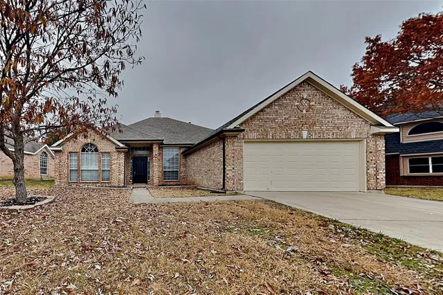 $2,475 | 8206 Shoshoni Drive, Arlington, TX 76002