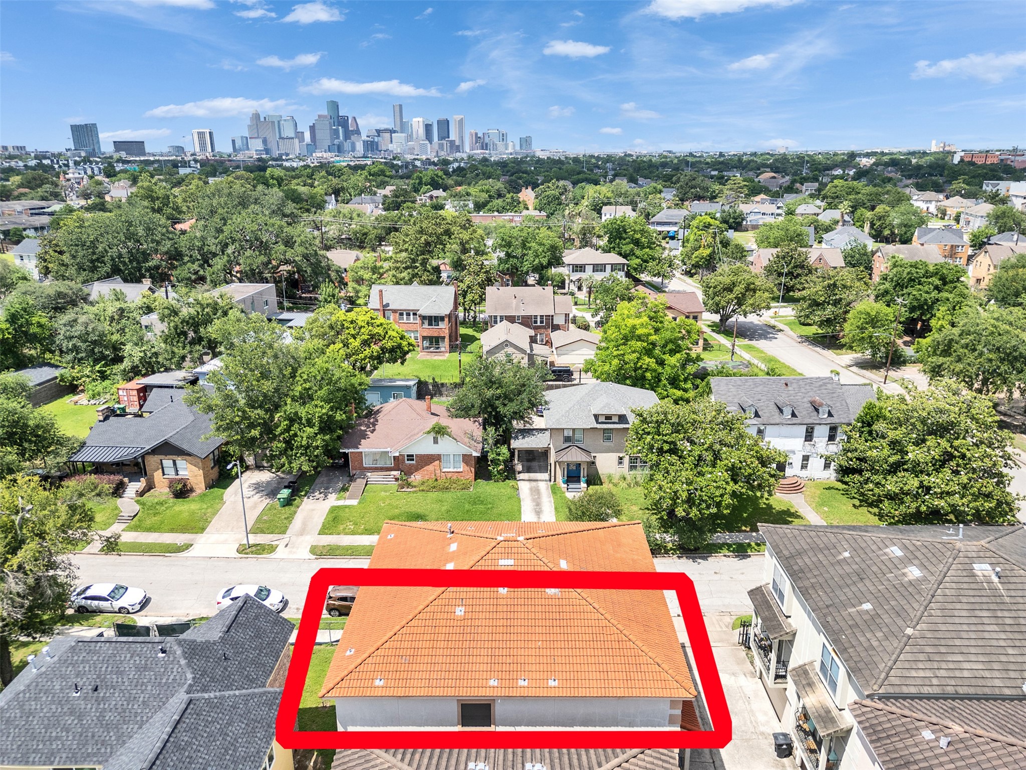 2540 Prospect Street, Unit B Houston, TX 77004 - Photo 32 of 37 an aerial view of residential houses with outdoor space and seating space