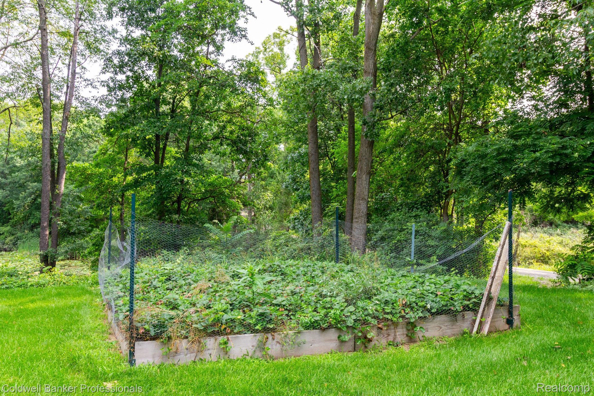 2644 Fry Road Highland, MI 48357 - Photo 46 of 64 Gallery Image 46