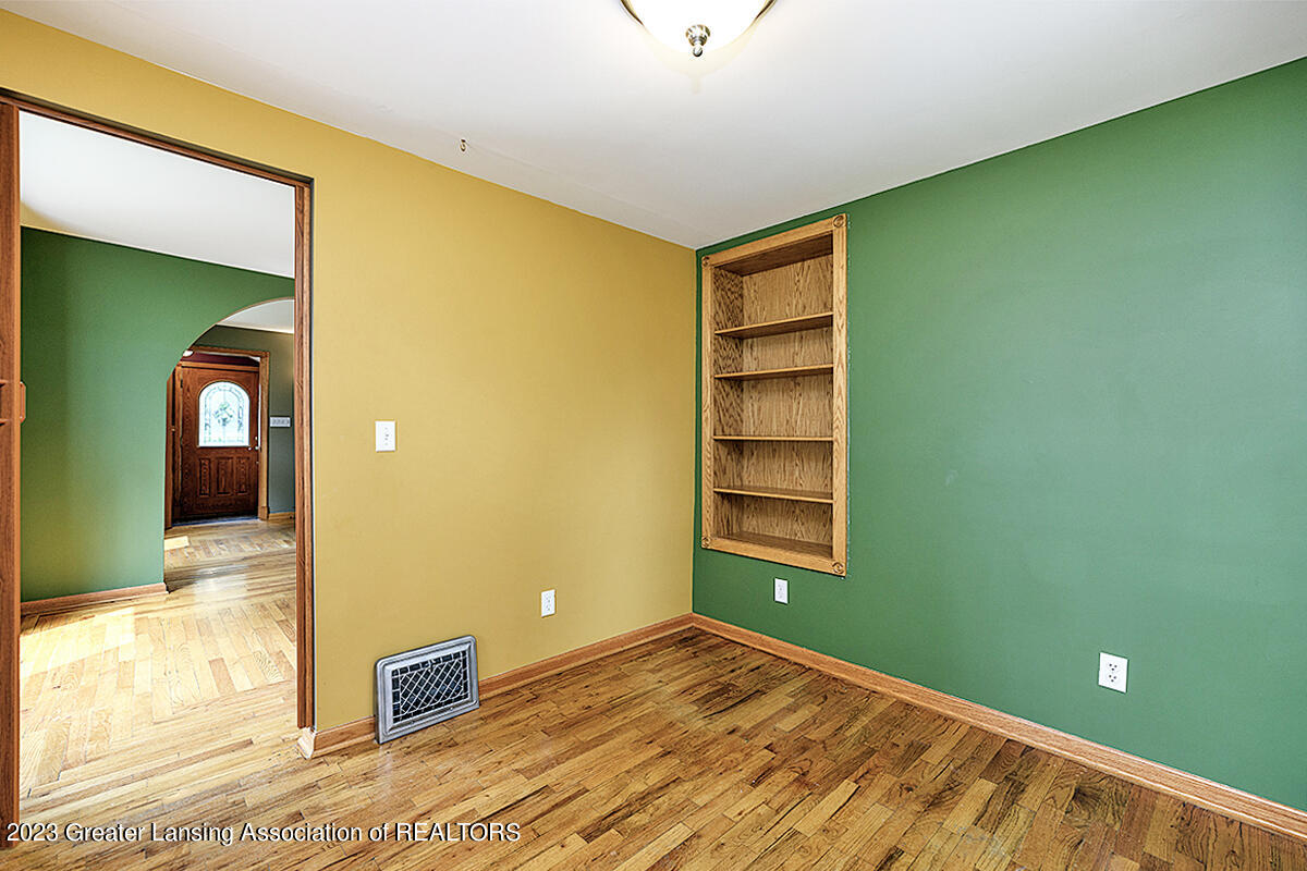 2030 East Stoll Road Lansing, MI 48906 - Photo 16 of 24 16