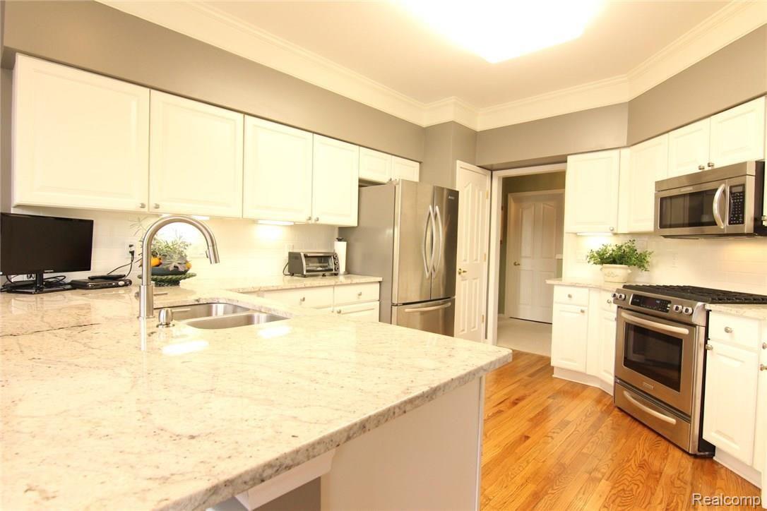 1679 Maple Creek Court, Unit 47 Rochester, MI 48306 - Photo 11 of 31 IMG_6643.JPG