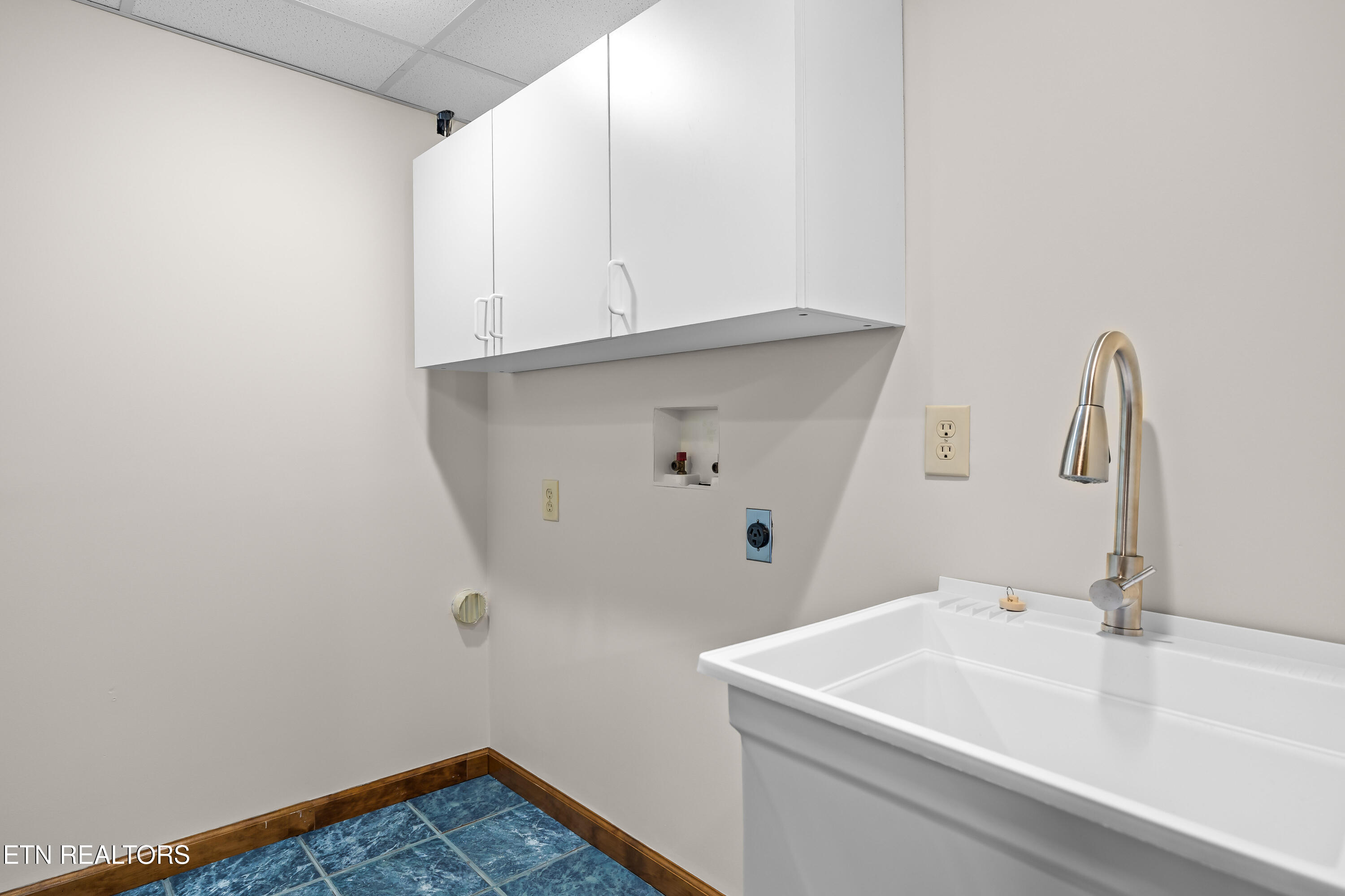 401 Cash Road Knoxville, TN 37924 - Photo 40 of 45 401CashRd-55