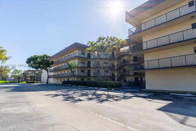 $169,900 | 6855 West Broward Boulevard, Unit 409, Plantation, FL 33317