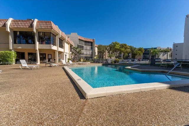 $169,900 | 6855 West Broward Boulevard, Unit 409, Plantation, FL 33317