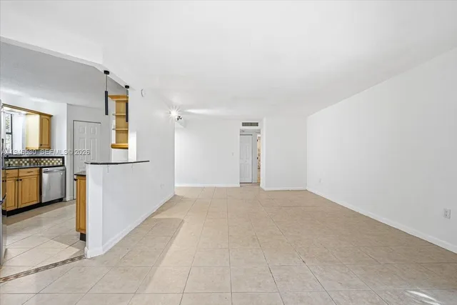 $169,900 | 6855 West Broward Boulevard, Unit 409, Plantation, FL 33317