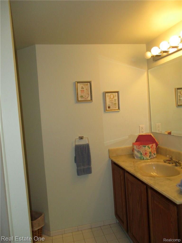 1991 Edgemont Court Rochester, MI 48306 - Photo 44 of 57 Lower Level Full Bathroom