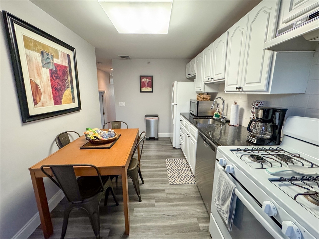 7 Harvard Street, Unit 3B Brookline, MA 02445 - Photo 10 of 13
