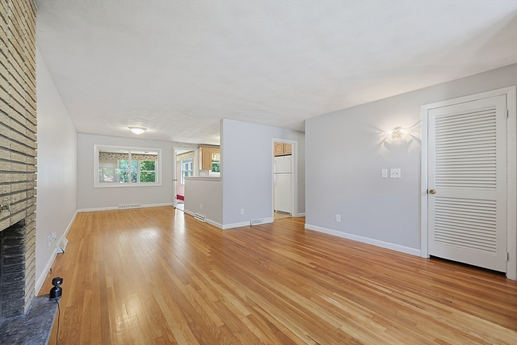 17 West Vanston Road Stoughton, MA 02072 - Photo 6 of 26