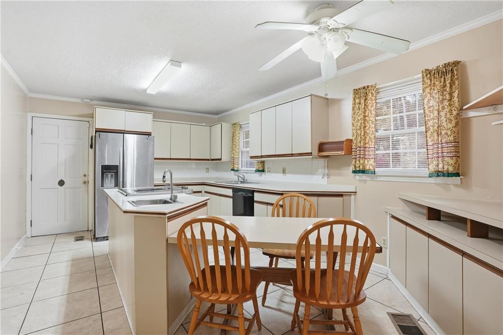 747 John Alden Road Stone Mountain, GA 30083 - Photo 7 of 26