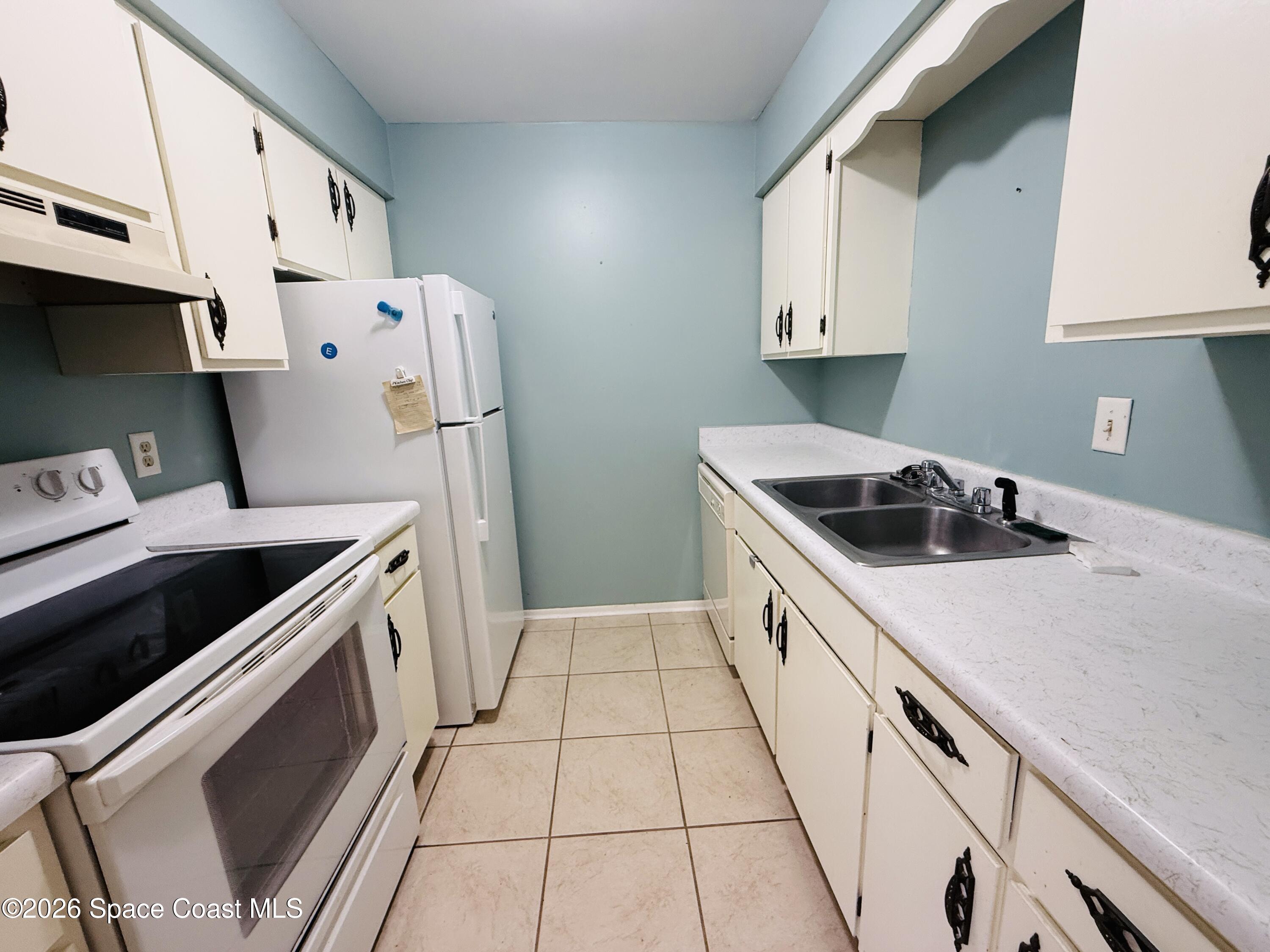 4304 London Town Road, Unit B201 Titusville, FL 32796 - Photo 8 of 23 IMG_3689
