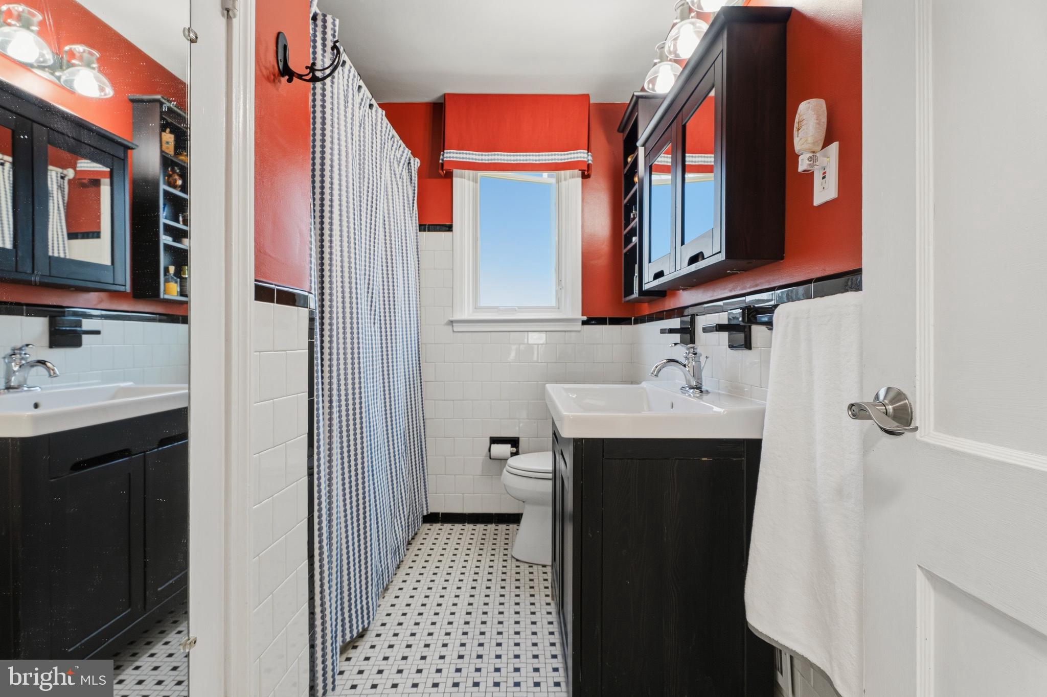 304 Brook Road Baltimore, MD 21286 - Photo 17 of 34 First floor full bath