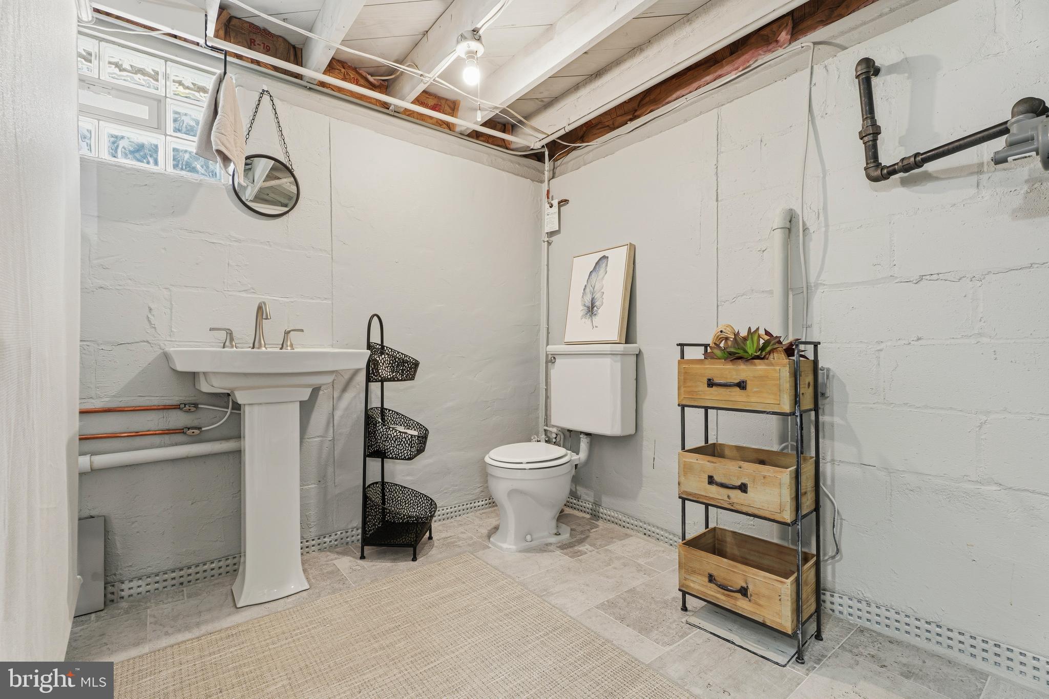 304 Brook Road Baltimore, MD 21286 - Photo 32 of 34 Lower level bath