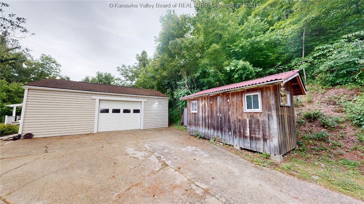 3907 Green Valley Road Huntington, WV 25701 - Photo 12 of 34 Gallery Image 12