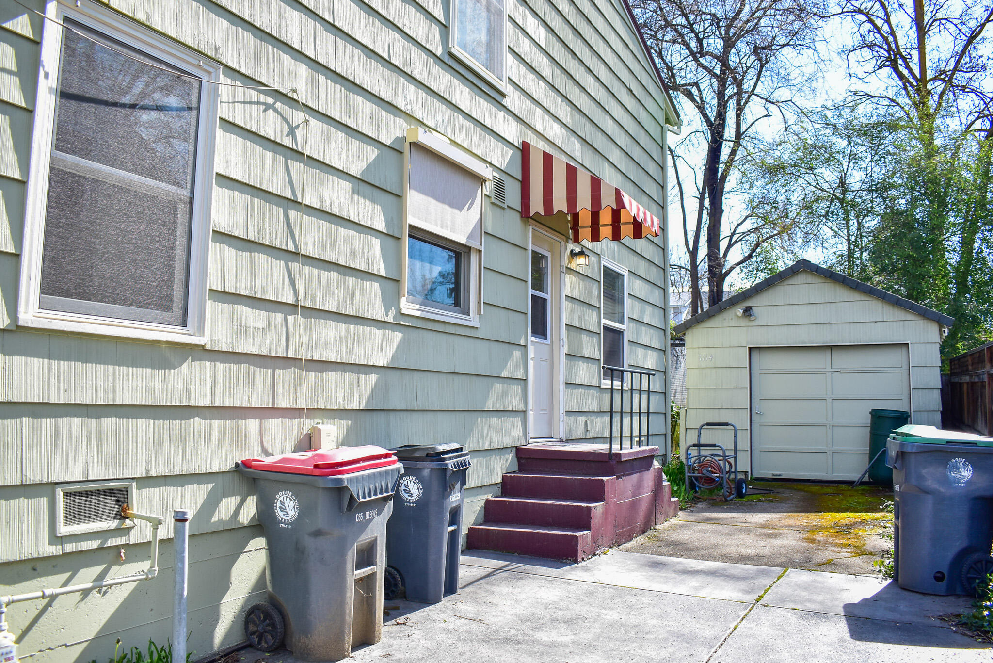 1116 Reddy Avenue Medford, OR 97504 - Photo 14 of 45 Side Entrance, Main House #1116