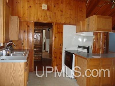 N7753 Ridge Road Munising, MI 49862 - Photo 2 of 15 Gallery Image 2
