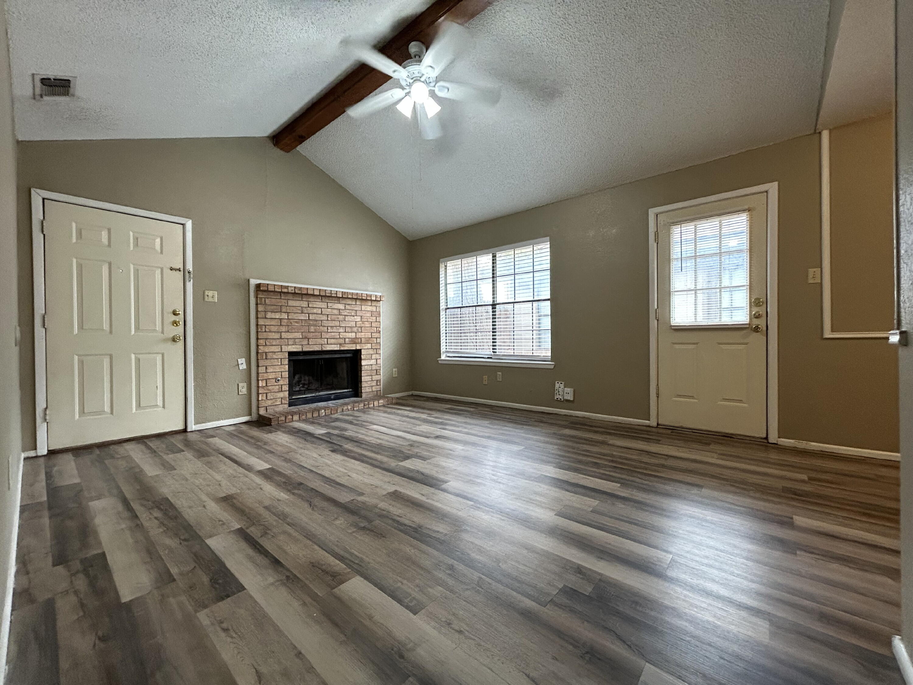 6101 37th Street, Unit B Lubbock, TX 79407 - Photo 2 of 11 IMG_1146