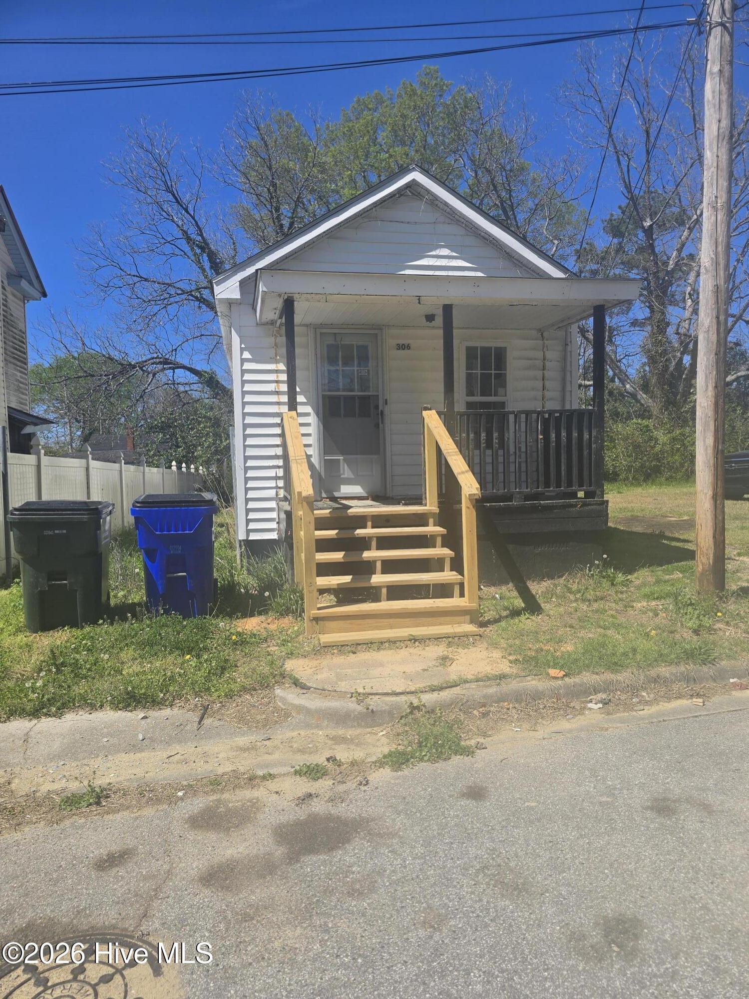 306 Short Street Kinston, NC 28501 - Photo 1 of 10 20260329_122054
