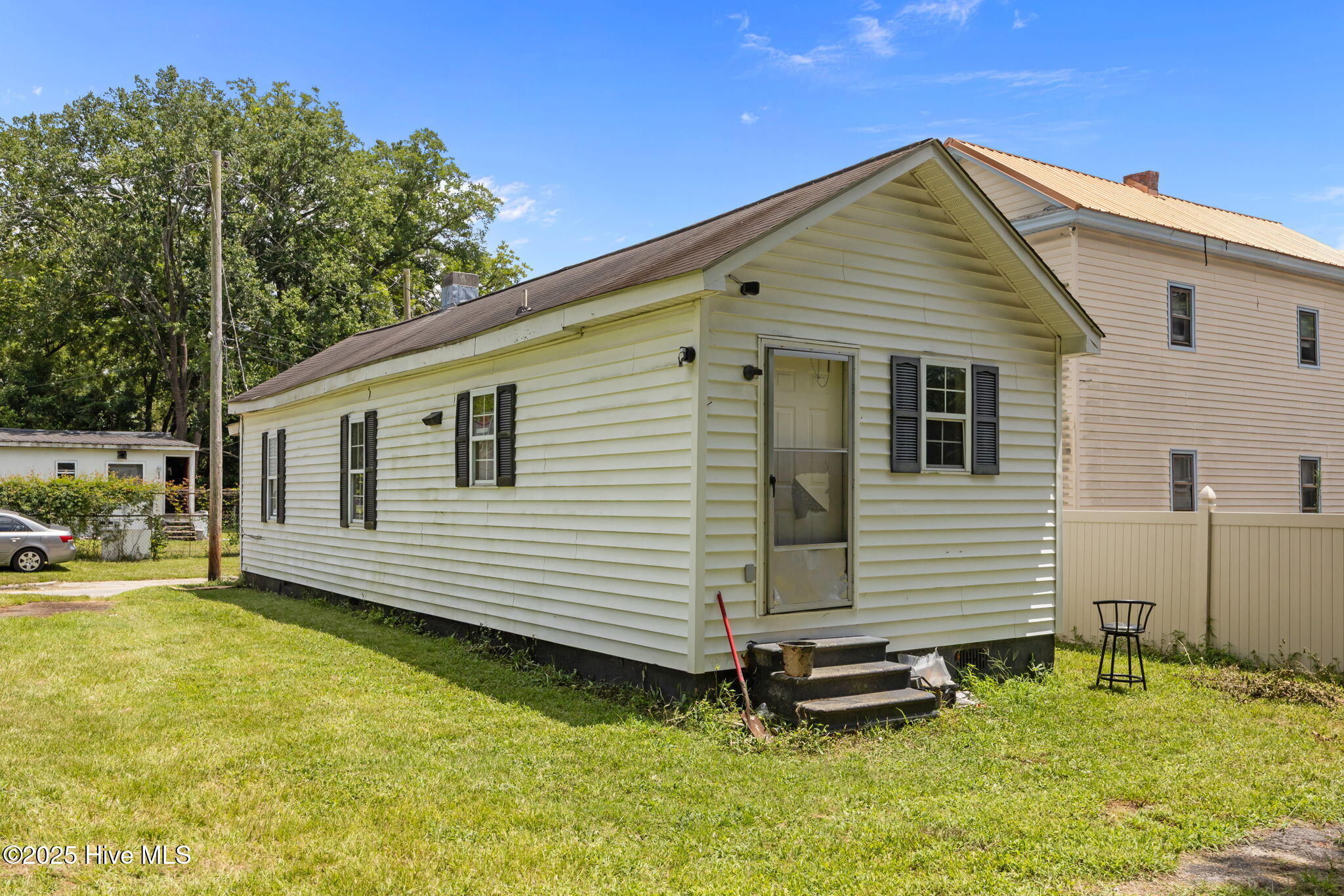 306 Short Street Kinston, NC 28501 - Photo 2 of 10 6-web-or-mls-IMG_2592