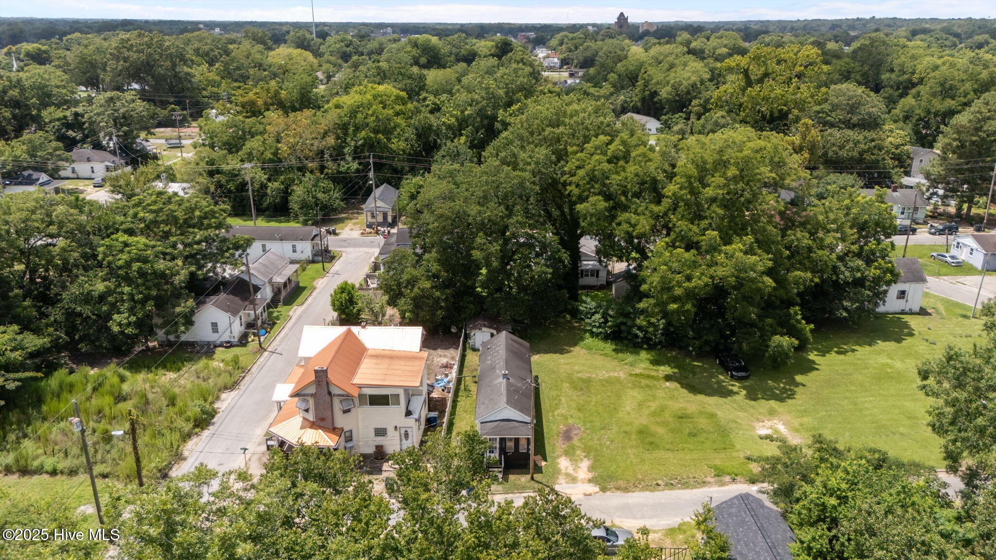 306 Short Street Kinston, NC 28501 - Photo 6 of 10 11-web-or-mls-DJI_20250724134803_0413_D