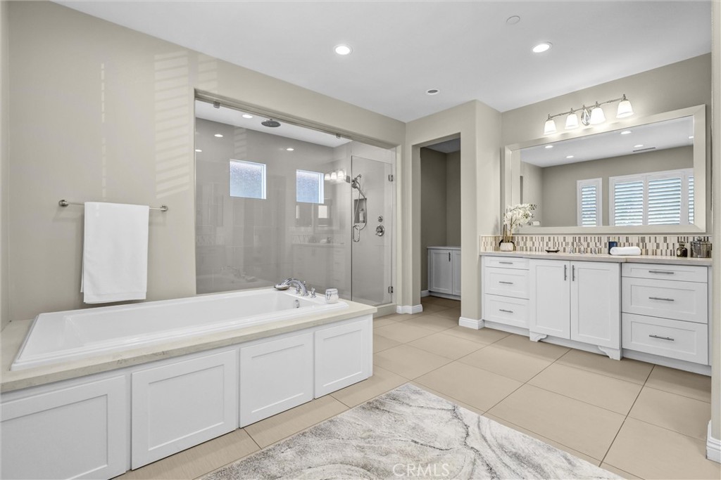 119 Patton Way Tustin, CA 92782 - Photo 29 of 58