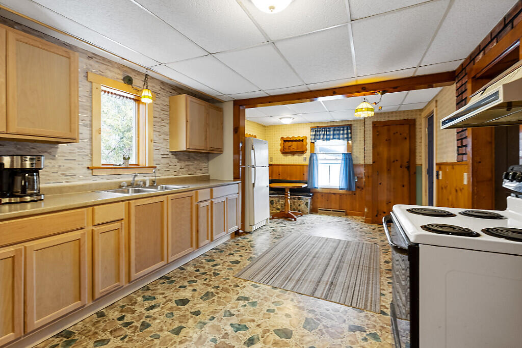 322 Center Road Fairfield, ME 04937 - Photo 12 of 37 38_BP5A0148_DxO_mls