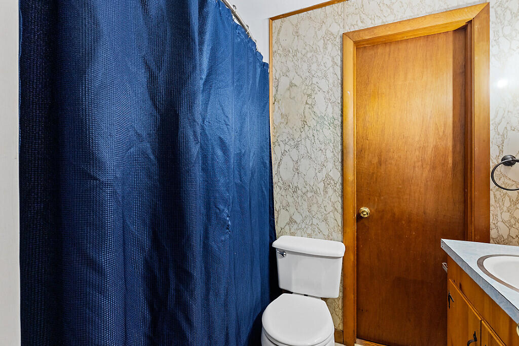 322 Center Road Fairfield, ME 04937 - Photo 20 of 37 32_BP5A0130_DxO_mls