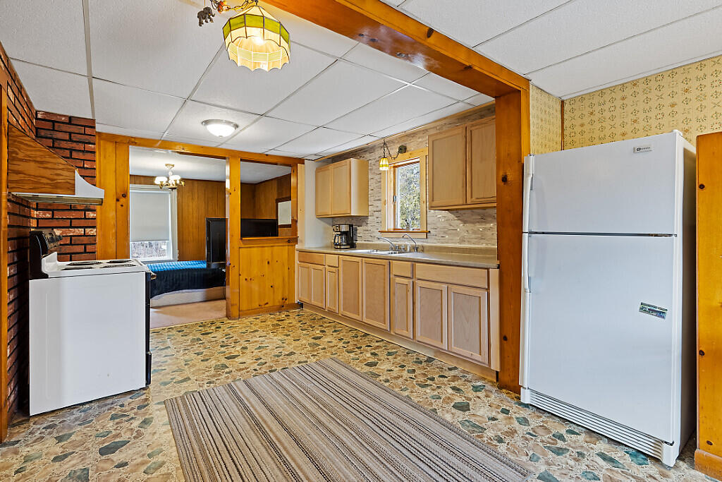 322 Center Road Fairfield, ME 04937 - Photo 6 of 37 41_BP5A0157_DxO_mls