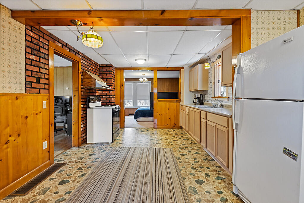 322 Center Road Fairfield, ME 04937 - Photo 7 of 37 40_BP5A0154_DxO_mls