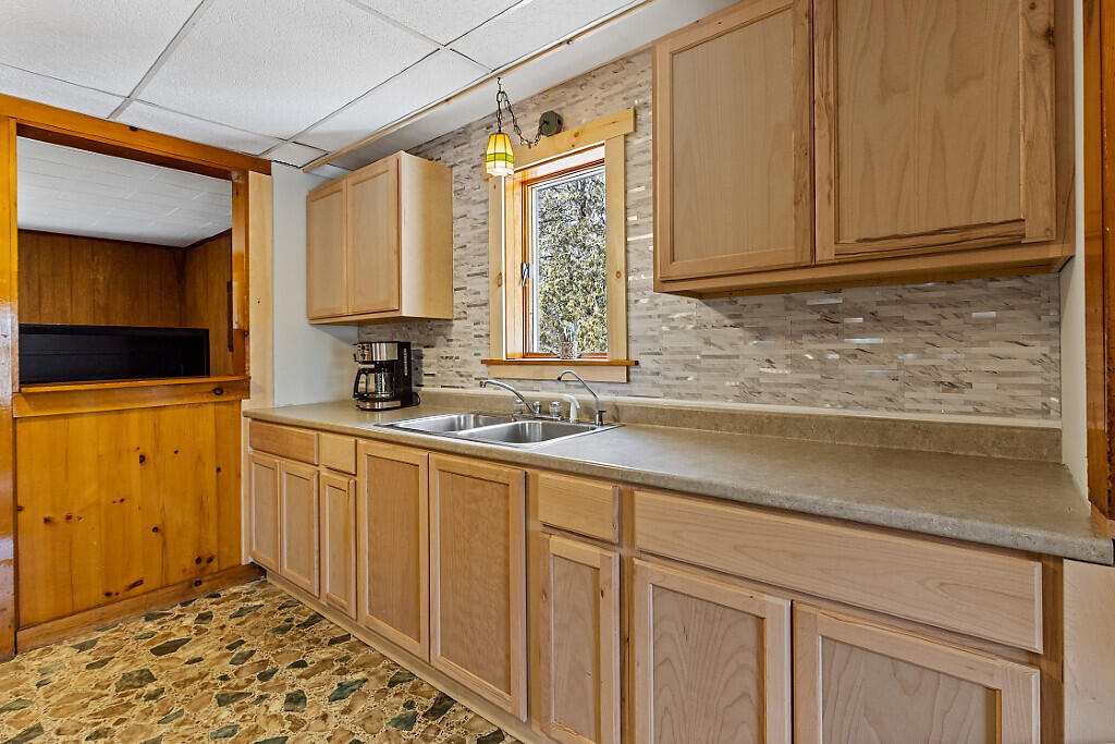 322 Center Road Fairfield, ME 04937 - Photo 10 of 37 22_BP5A0100_DxO_mls