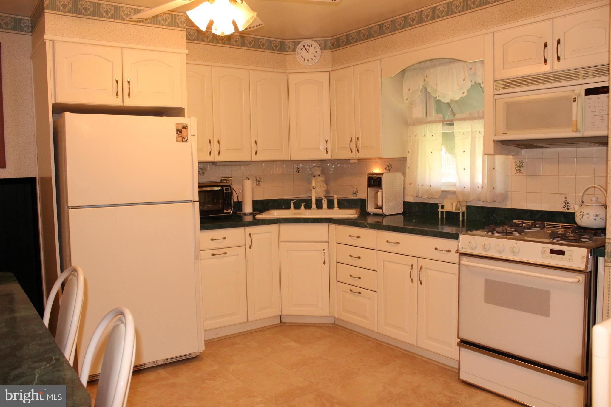 8408 Coco Road Baltimore, MD 21237 - Photo 3 of 30 Kitchen